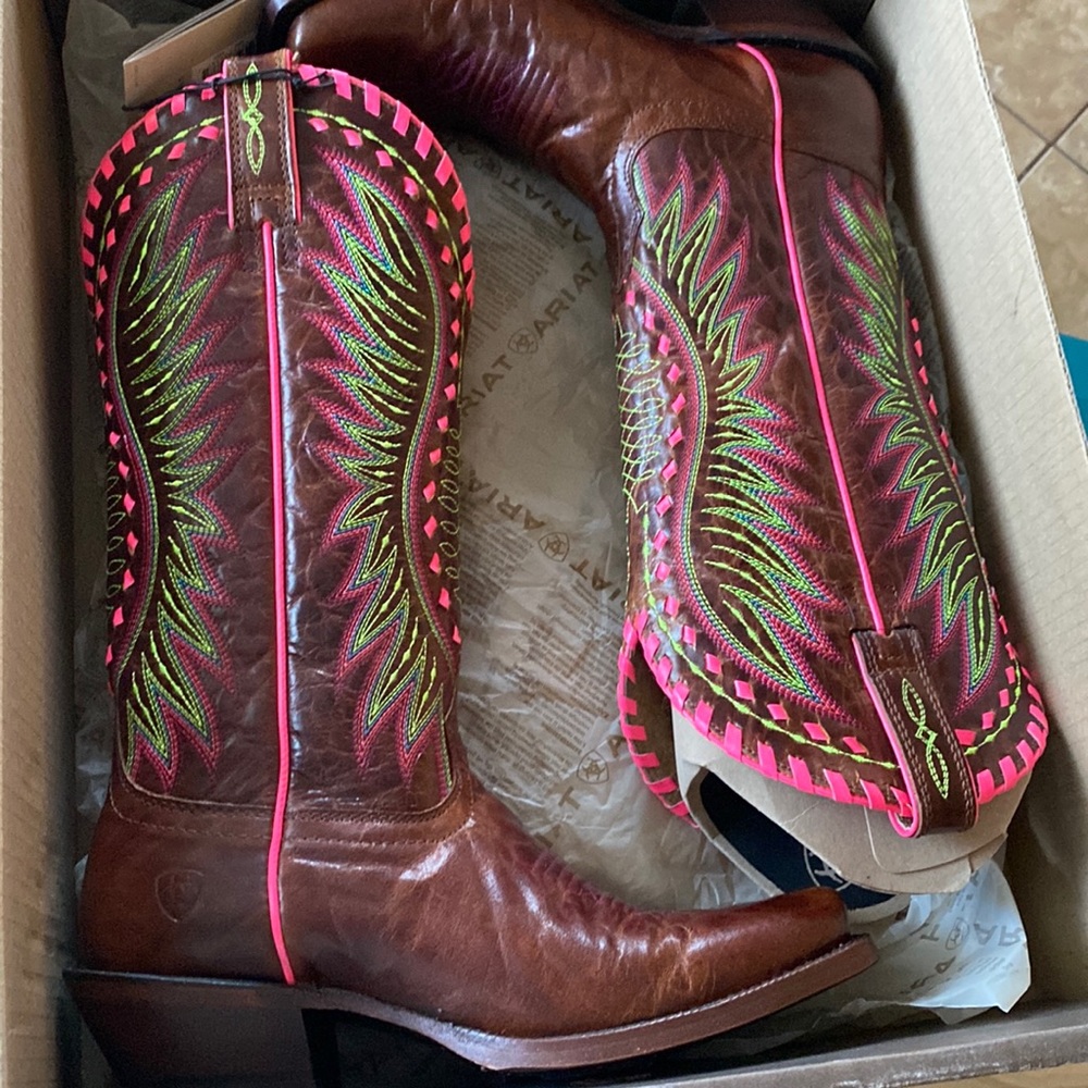 Ariat women’s Derby western boots